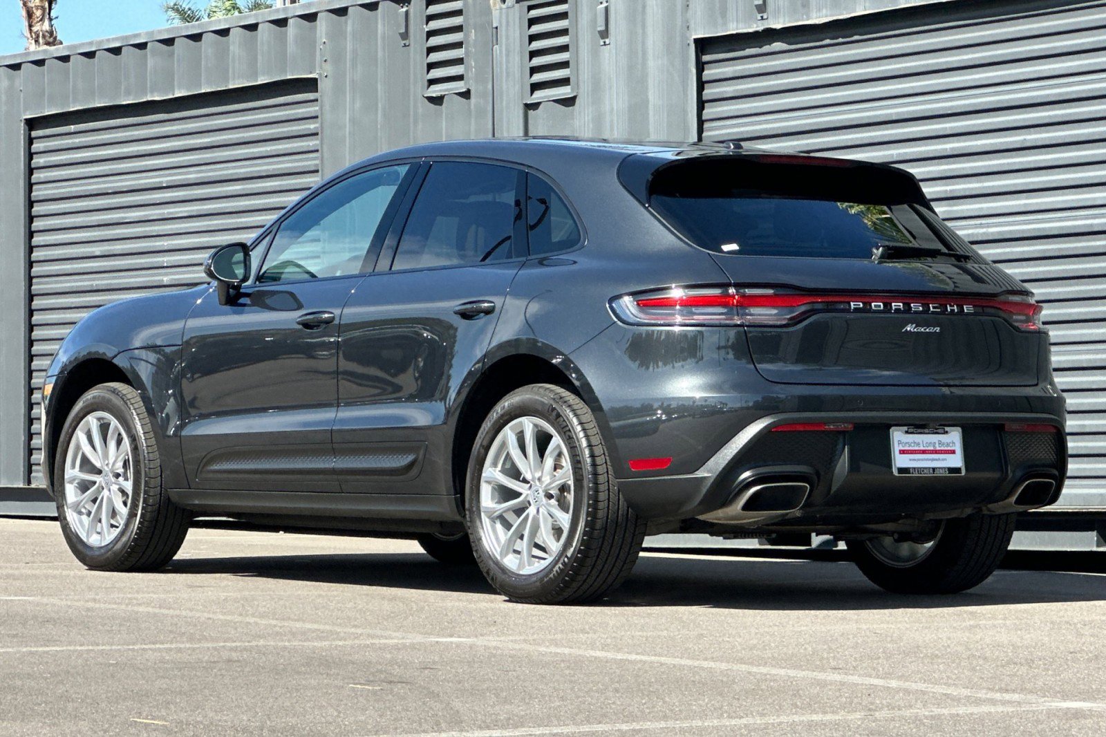 Used 2025 Porsche Macan image 3