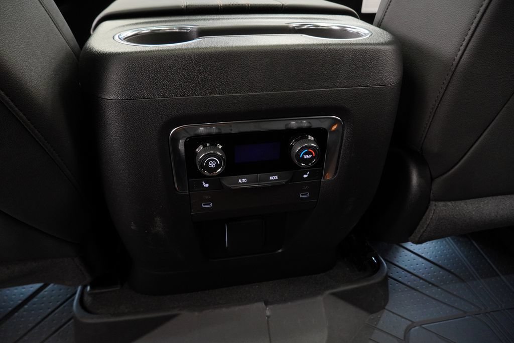 New 2026 Chevrolet Suburban High Country w/ Sun And Tow Package AWD/4WD image 18