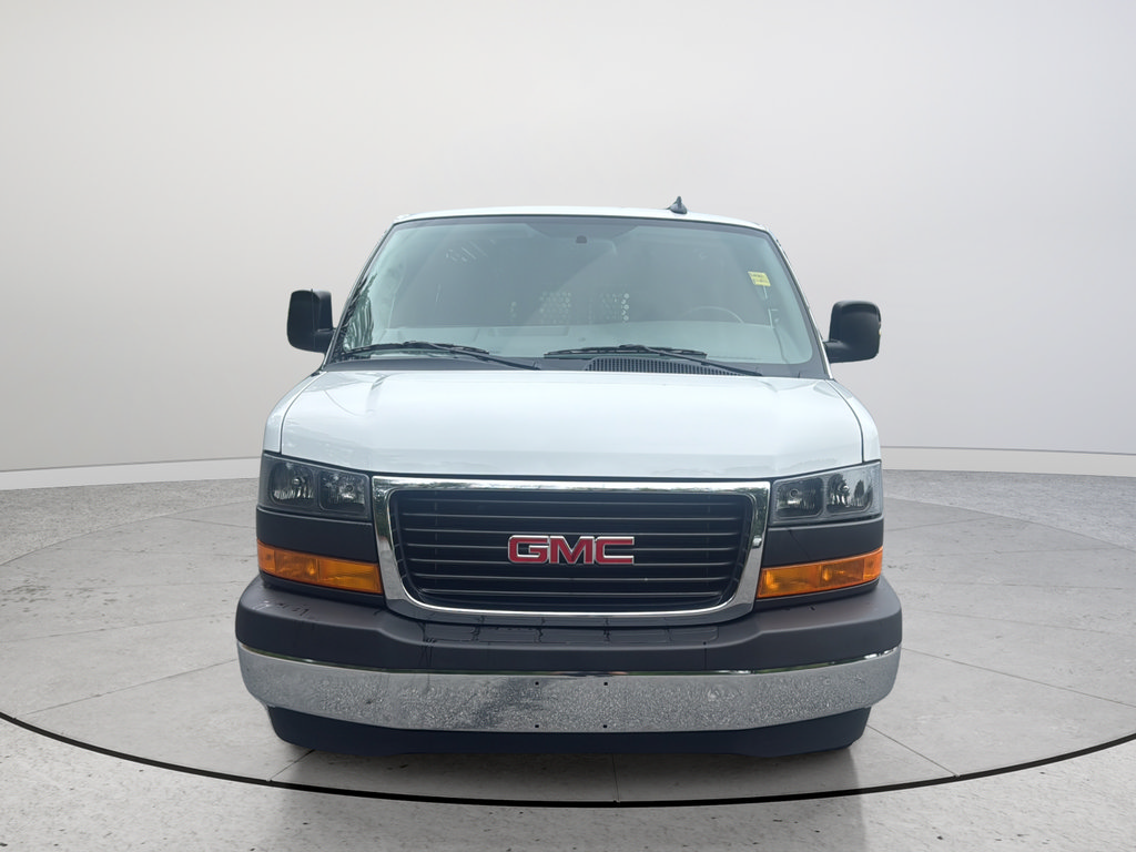 Certified 2025 GMC Savana 2500 w/ Driver Convenience Package RWD image 4