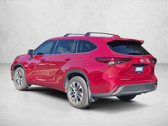 Used 2022 Toyota Highlander XLE FWD image 7