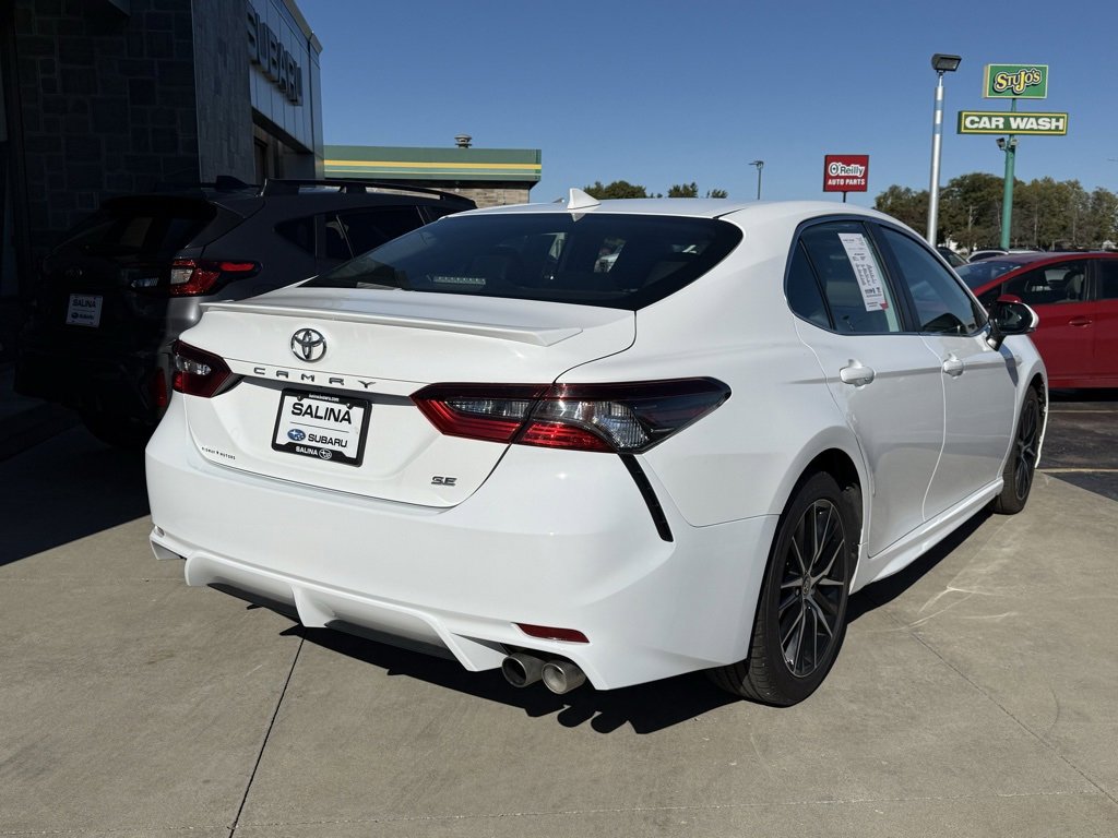 Used 2023 Toyota Camry SE image 2