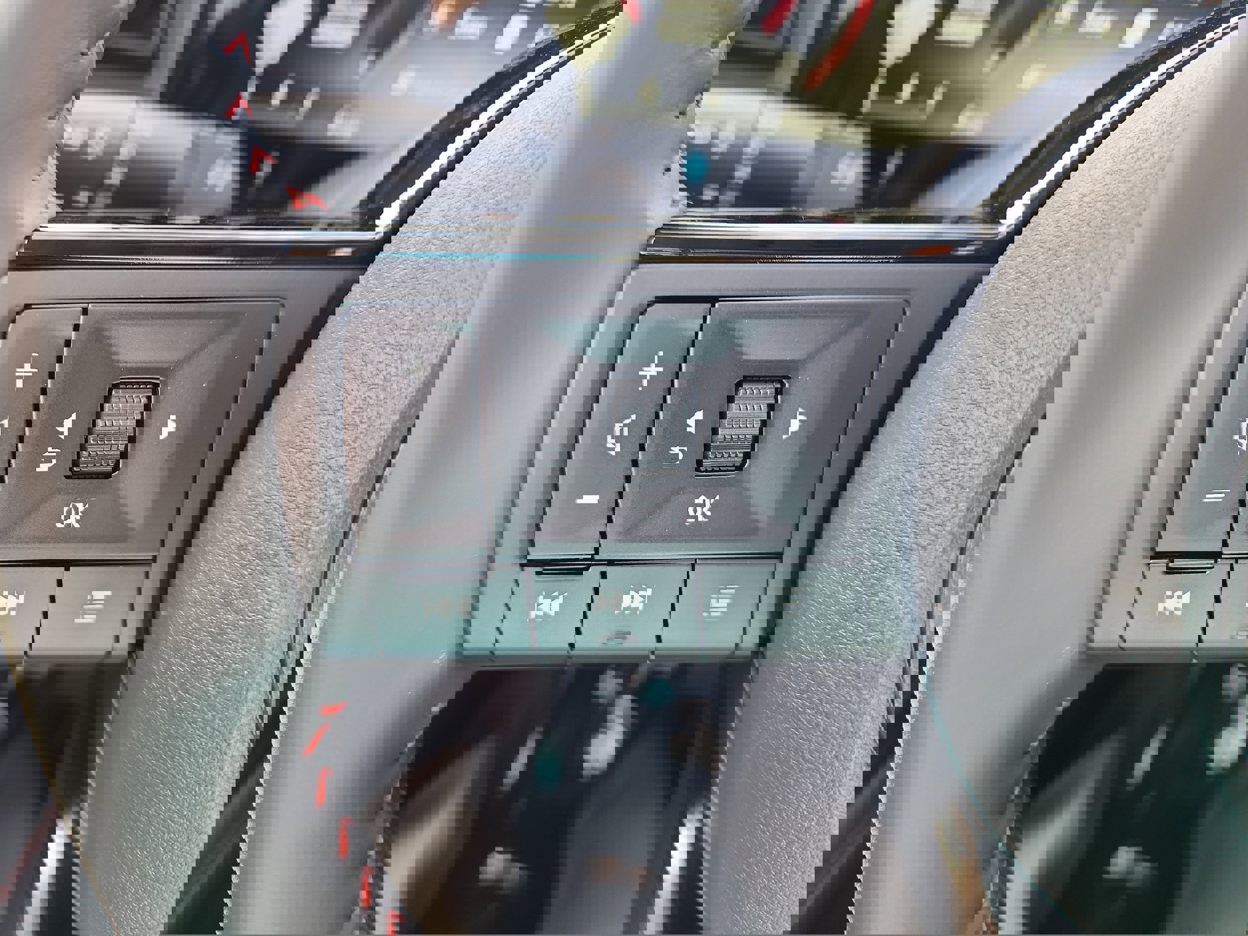 New 2026 Nissan Kicks SR w/ Cold Weather Package image 18