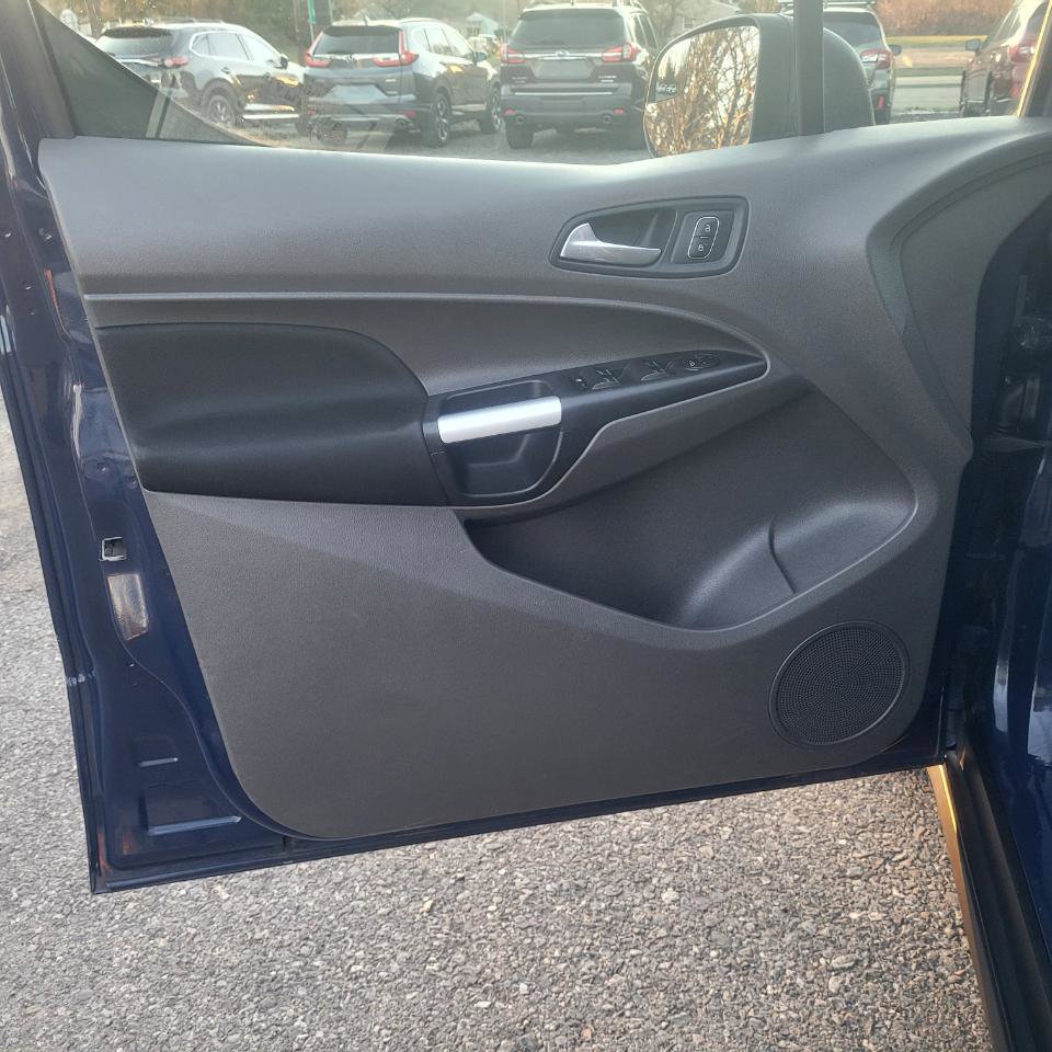 Used 2021 Ford Transit Connect XLT image 10