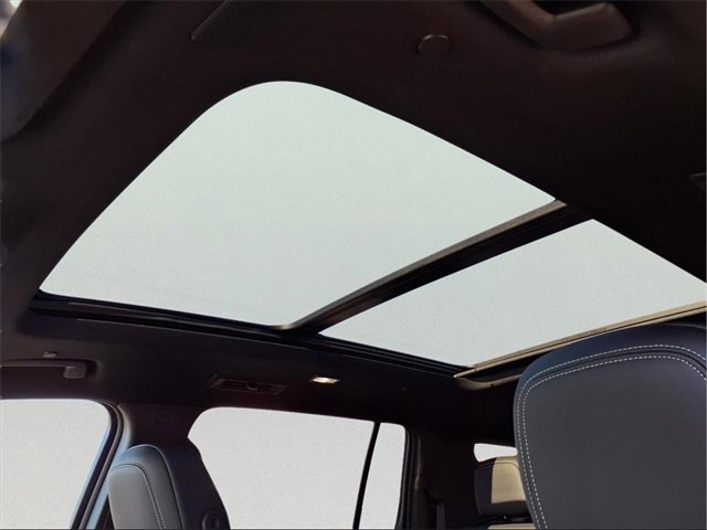 New 2026 Chevrolet Traverse LT w/ Sun and Wheel Package image 18