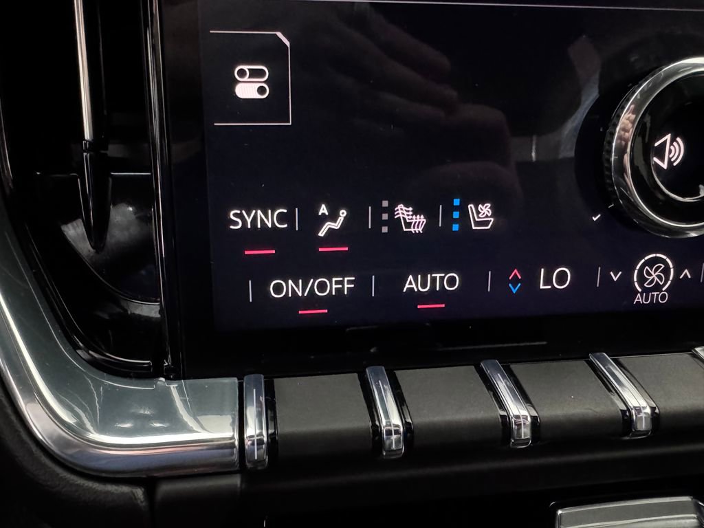 Certified 2025 GMC Yukon XL Denali AWD/4WD image 25