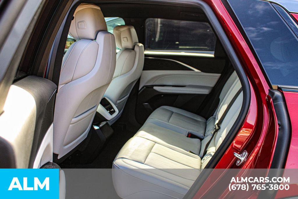 Used 2024 Cadillac Lyriq Sport image 18