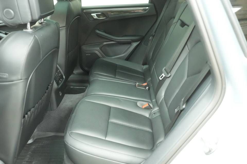 New 2026 Porsche Macan Turbo AWD/4WD image 27
