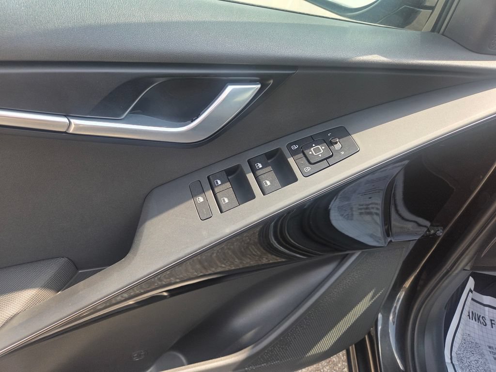 Used 2024 Kia Niro Wind FWD image 11