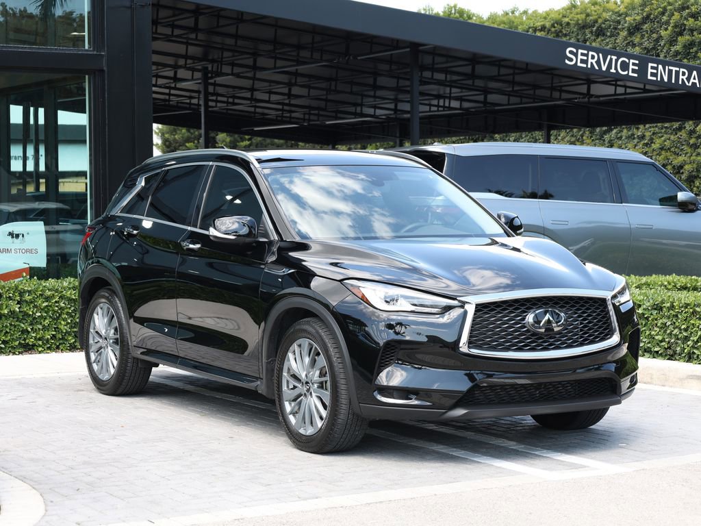 Certified 2025 INFINITI QX50 Luxe AWD/4WD image 2