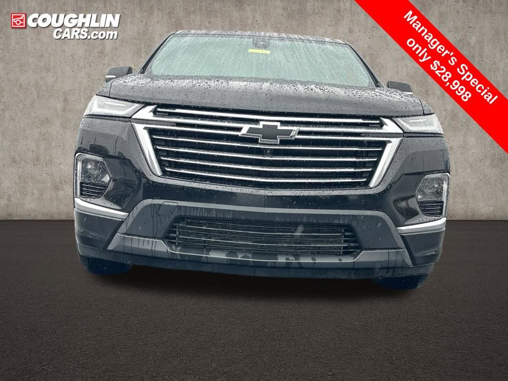 Used 2023 Chevrolet Traverse Premier image 2