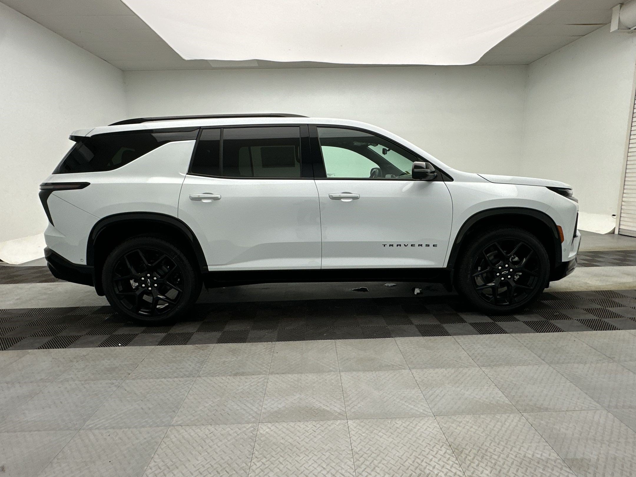 Certified 2026 Chevrolet Traverse RS AWD/4WD image 8