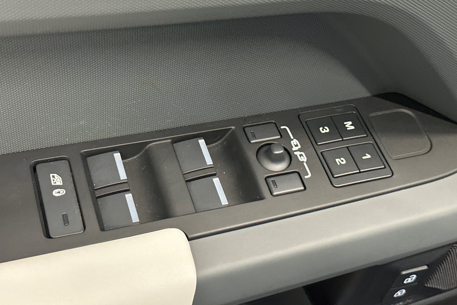 Certified 2026 Land Rover Defender 110 S AWD/4WD image 13