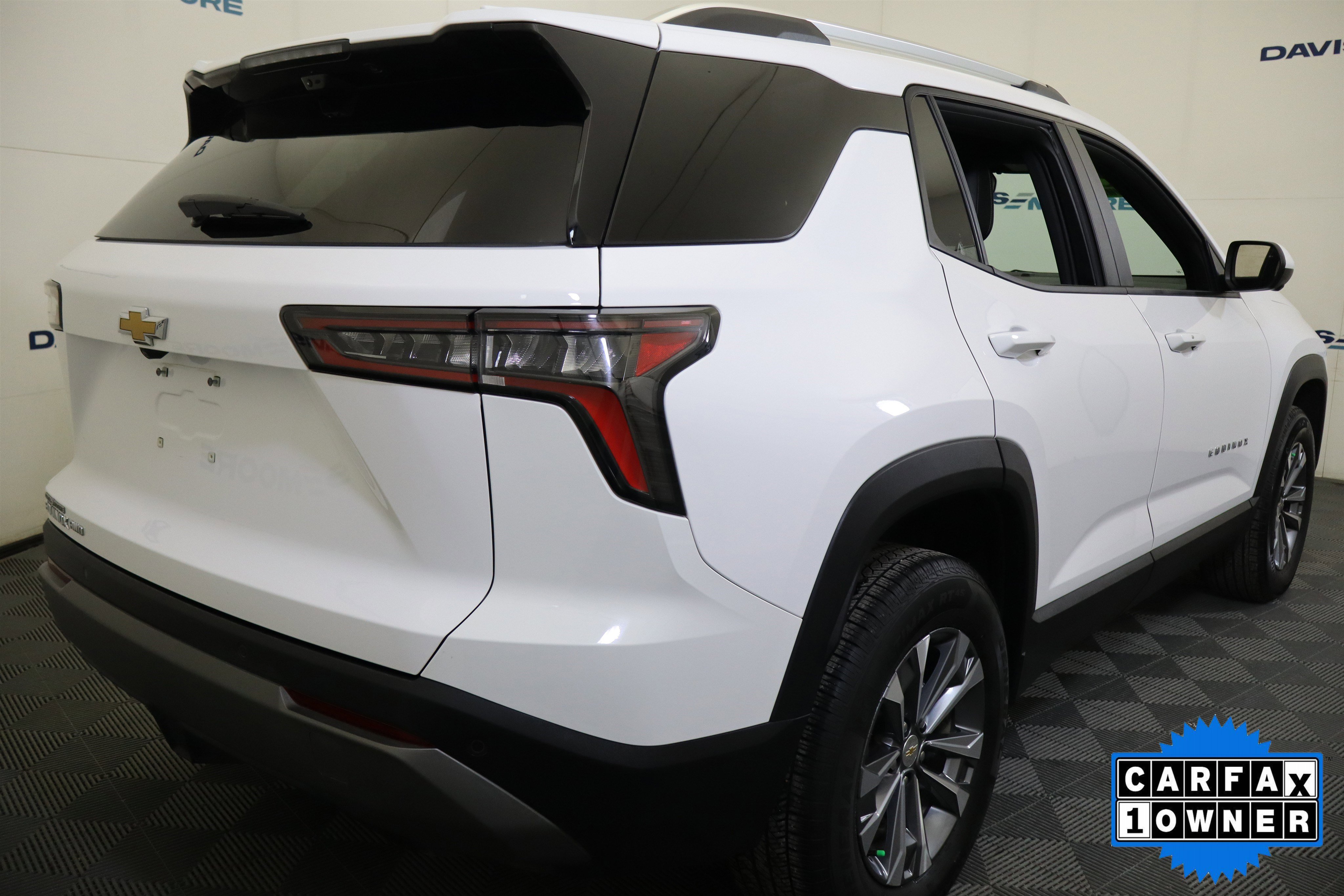 Used 2025 Chevrolet Equinox LT w/ Convenience Package II image 5