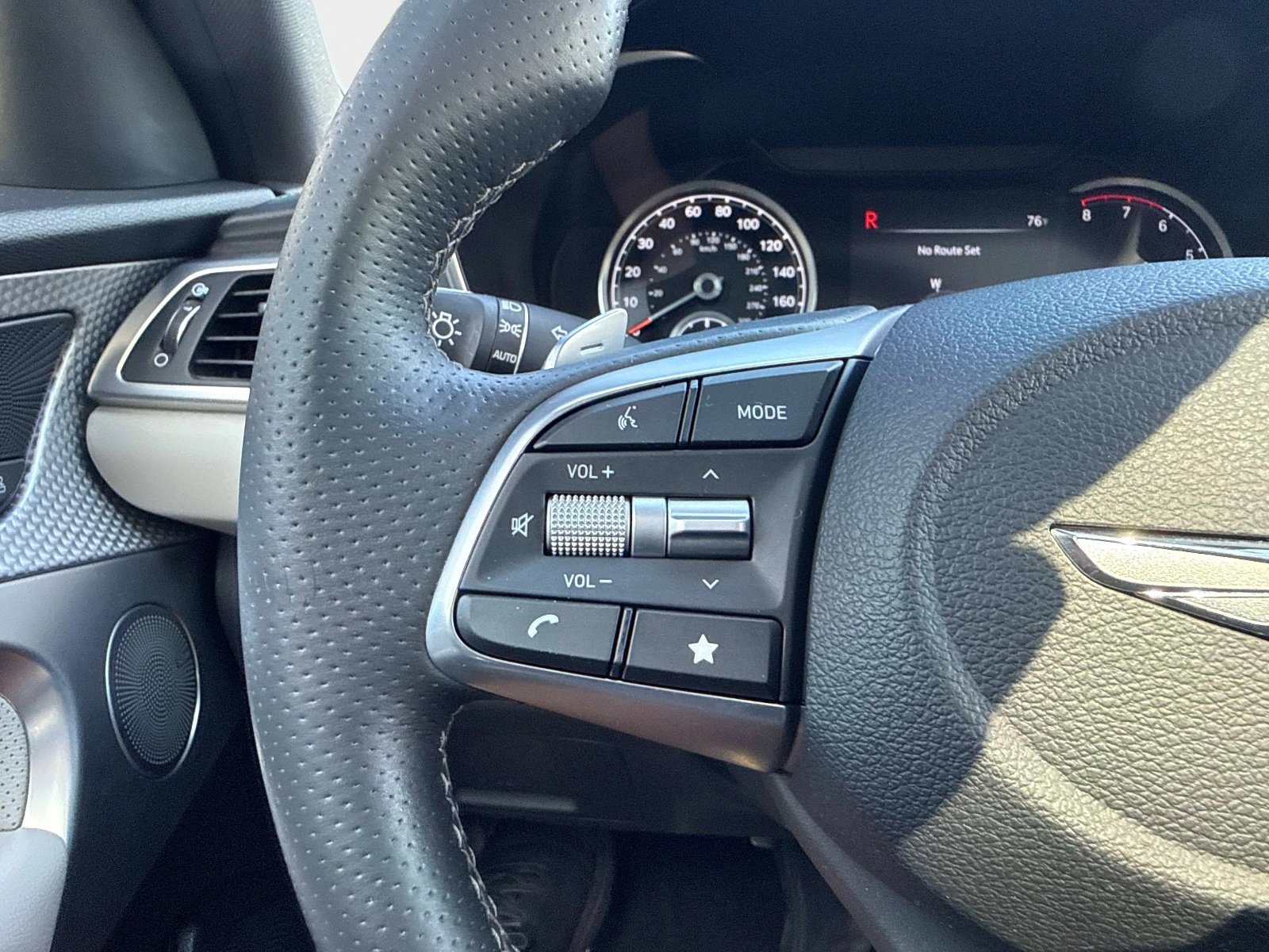 Used 2023 Genesis G70 2.0T w/ Sport Prestige Package image 29