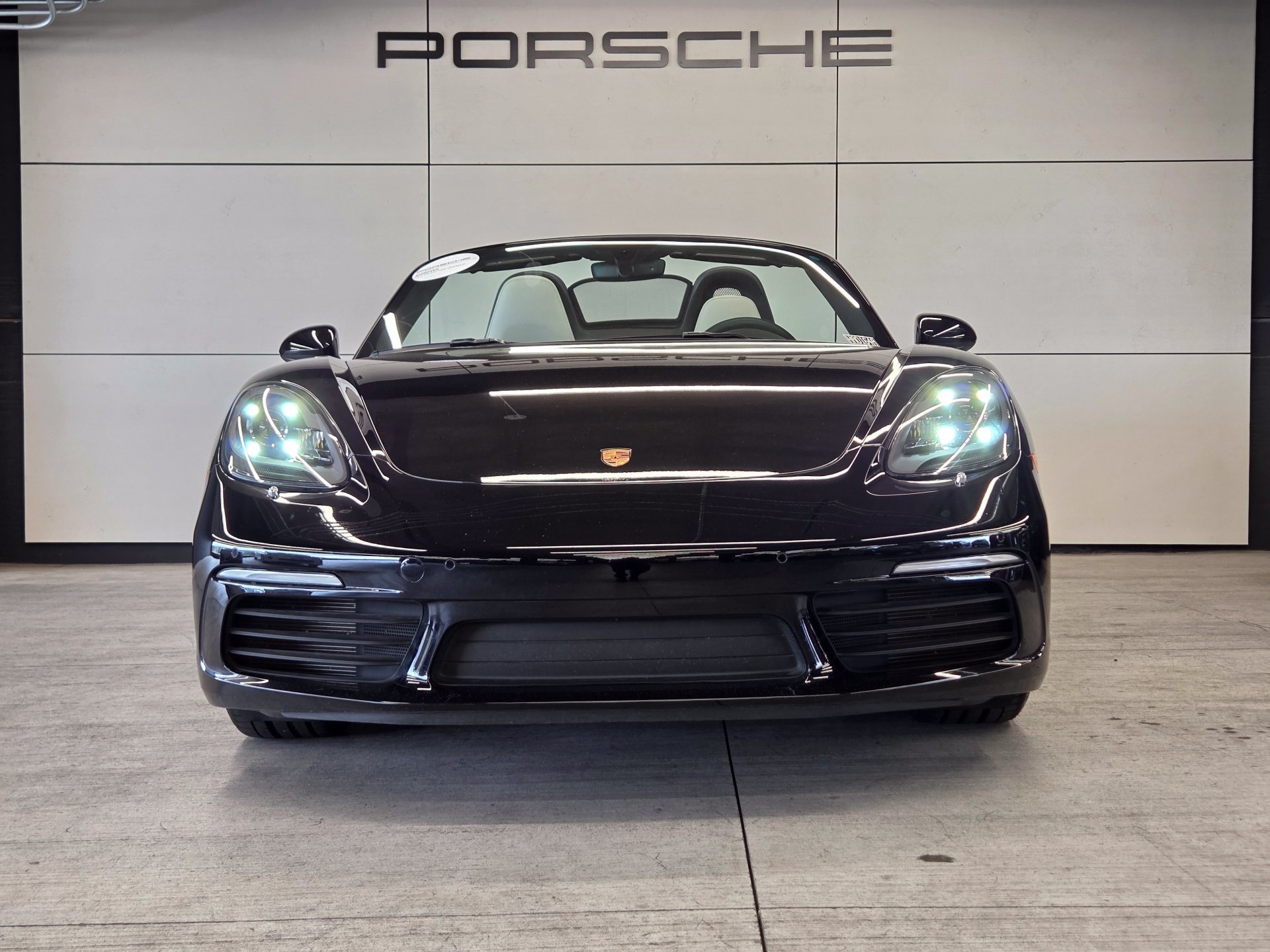 Certified 2025 Porsche 718 Boxster S RWD image 23