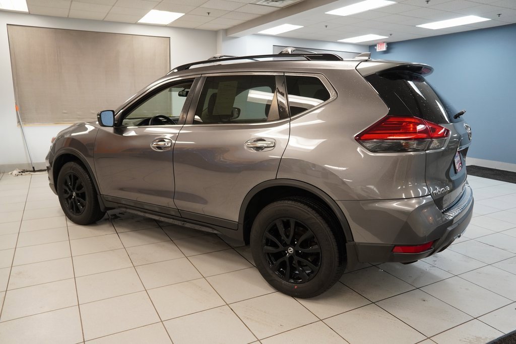 Used 2017 Nissan Rogue SV w/ Midnight Edition image 7