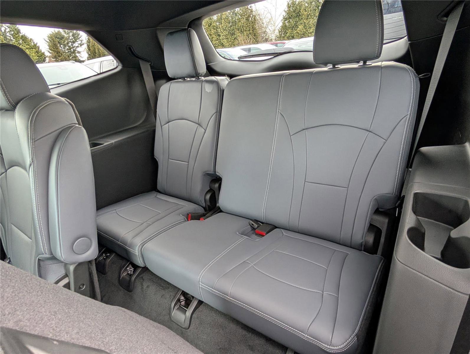 Used 2022 Buick Enclave Essence image 16