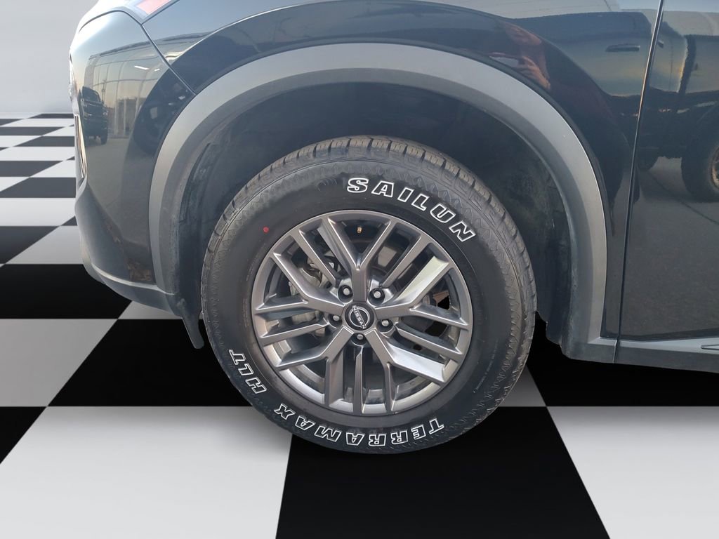 Used 2024 Nissan Rogue S AWD/4WD image 14