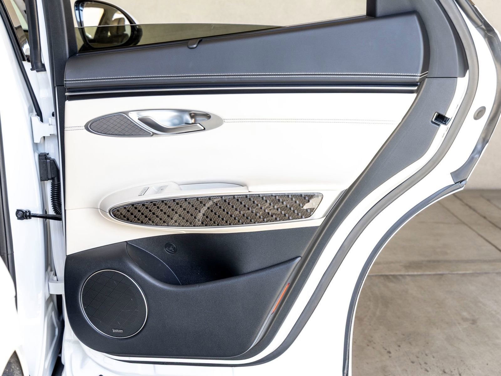 Used 2023 Genesis GV70 3.5T Sport w/ Sport Prestige Package image 23