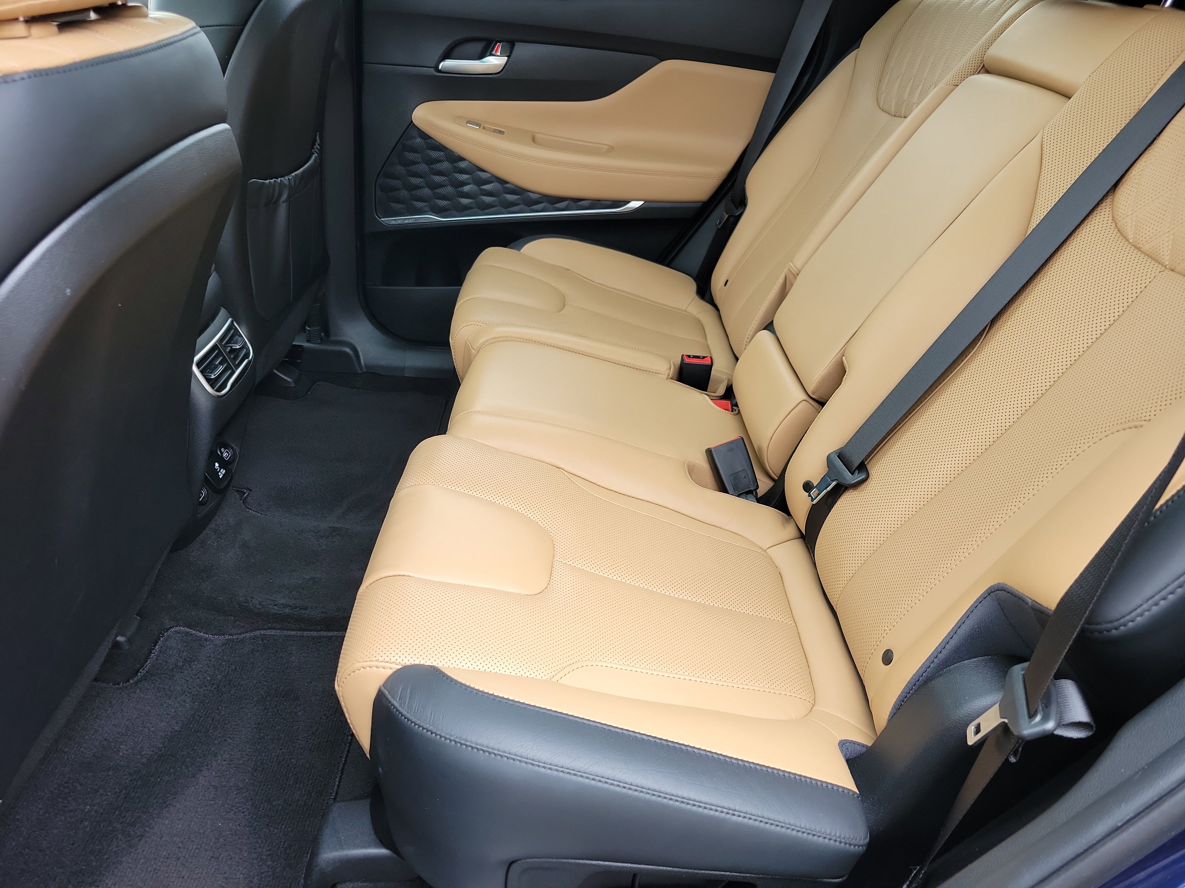 Used 2023 Hyundai Santa Fe Calligraphy w/ Cargo Package image 9