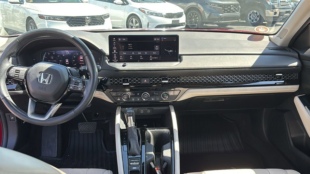 Used 2023 Honda Accord Touring image 12