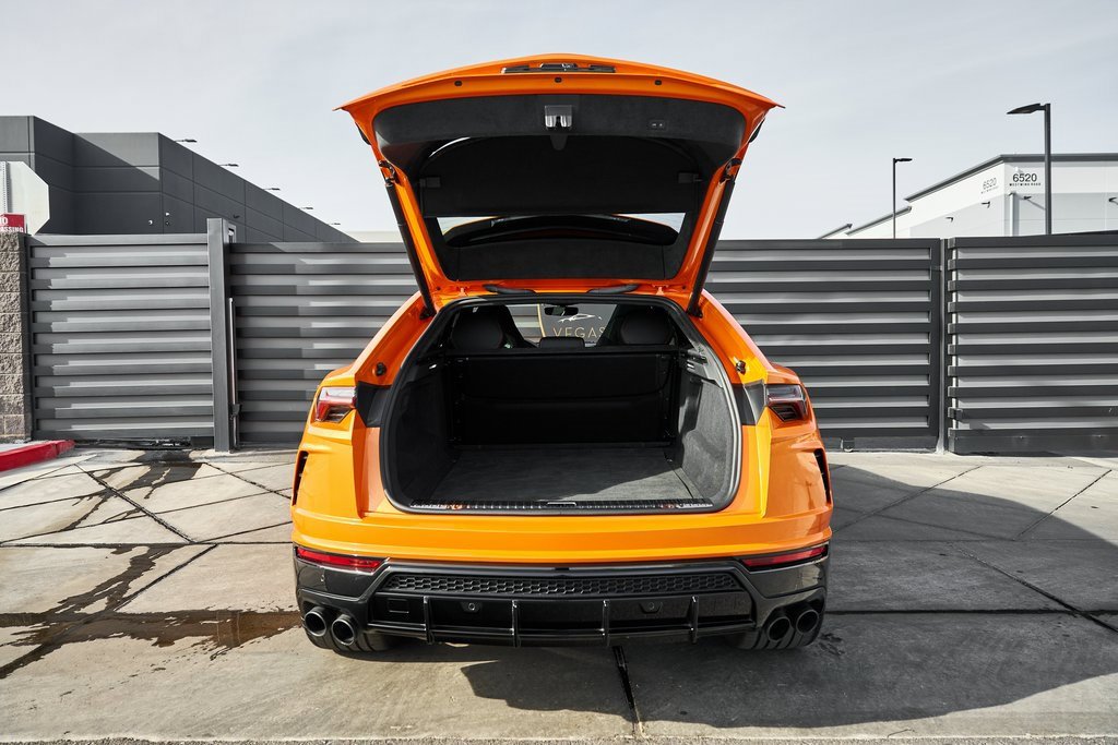 Used 2022 Lamborghini Urus image 16