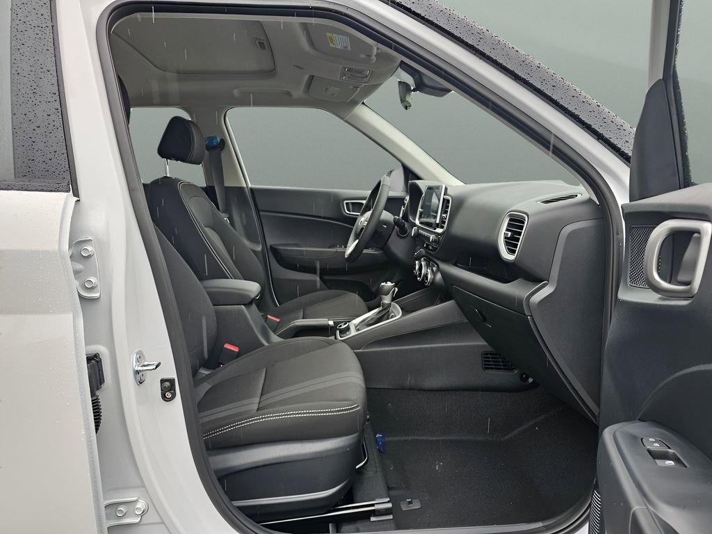Used 2026 Hyundai Venue SEL FWD image 9