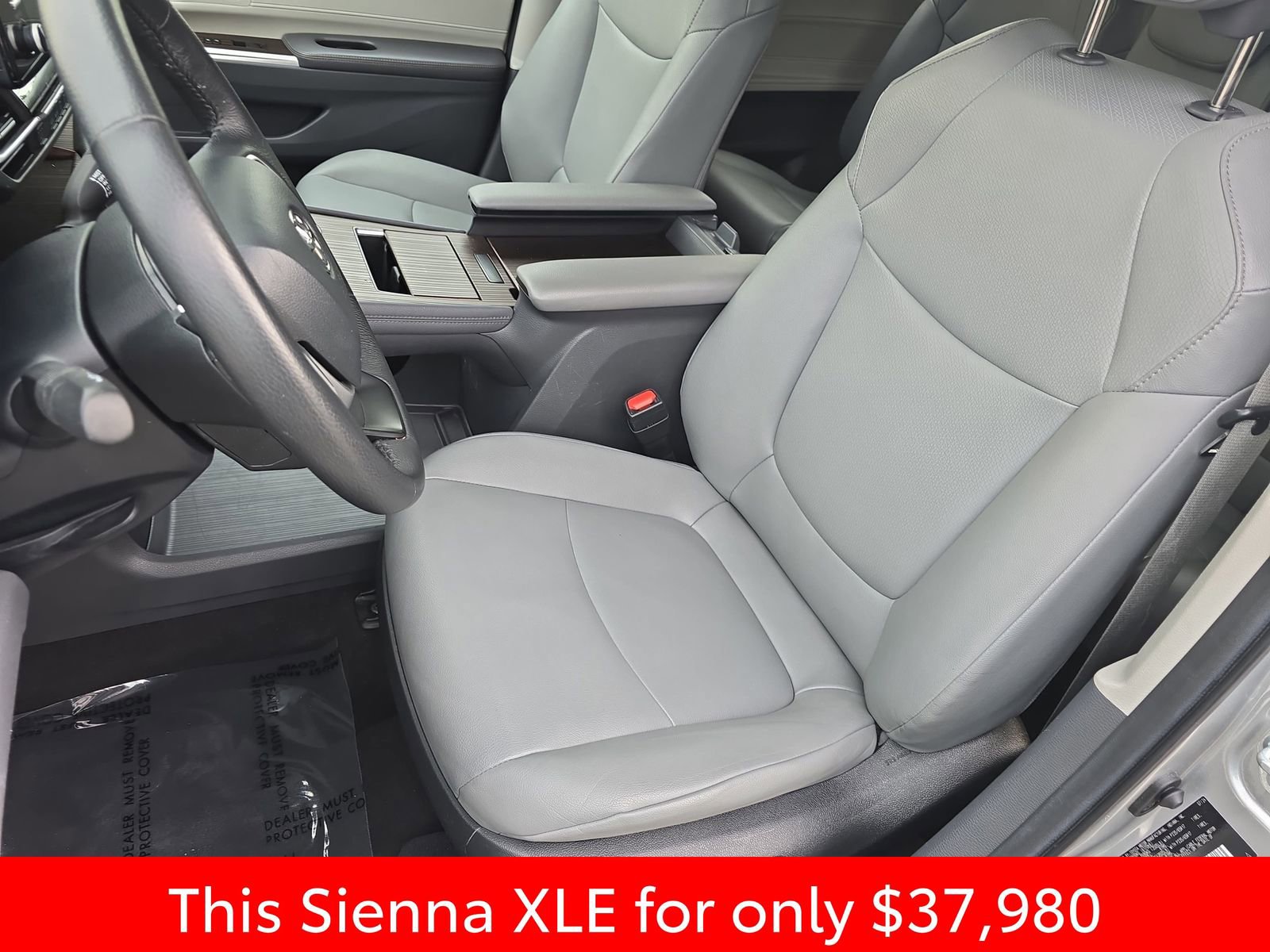 Used 2024 Toyota Sienna XLE image 24