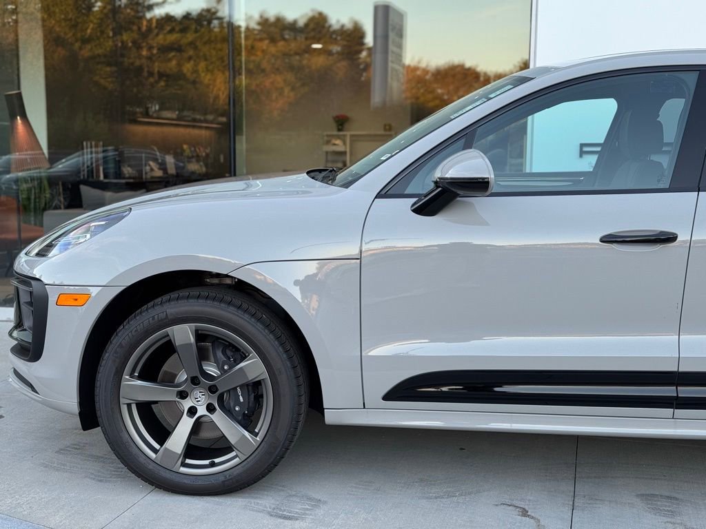 New 2026 Porsche Macan image 12
