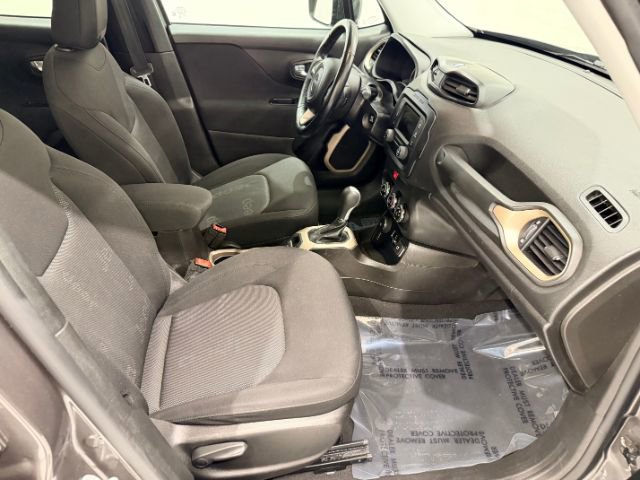 Used 2017 Jeep Renegade Latitude image 31