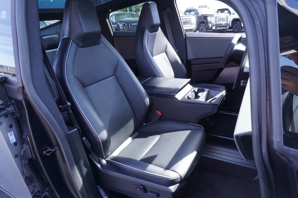Used 2025 Tesla Cybertruck AWD Crew Cab image 14