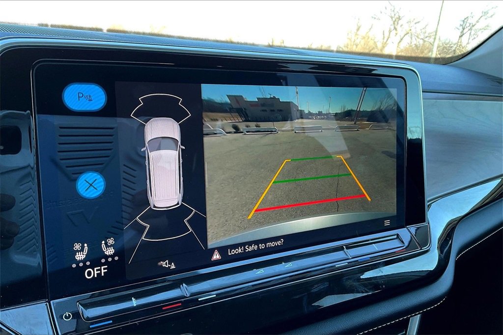 Used 2024 Volkswagen Atlas SE image 23