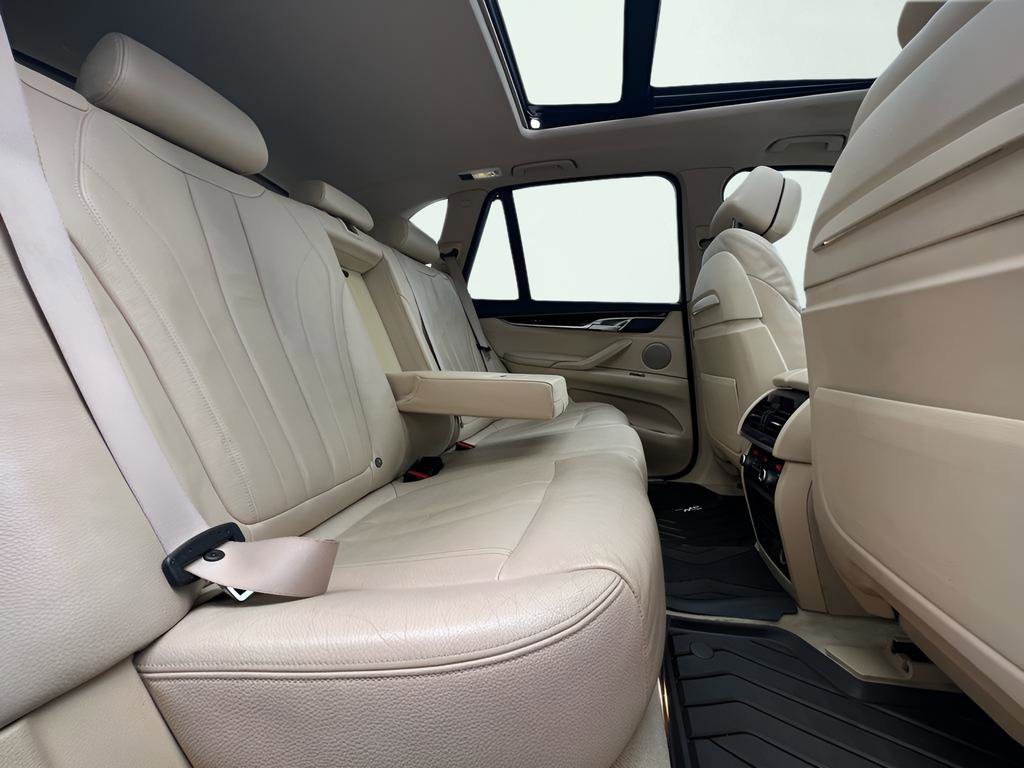 Used 2015 BMW X5 xDrive35d image 28