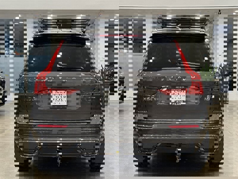 Used 2023 Volvo XC60 B6 Ultimate w/ Climate Package image 5