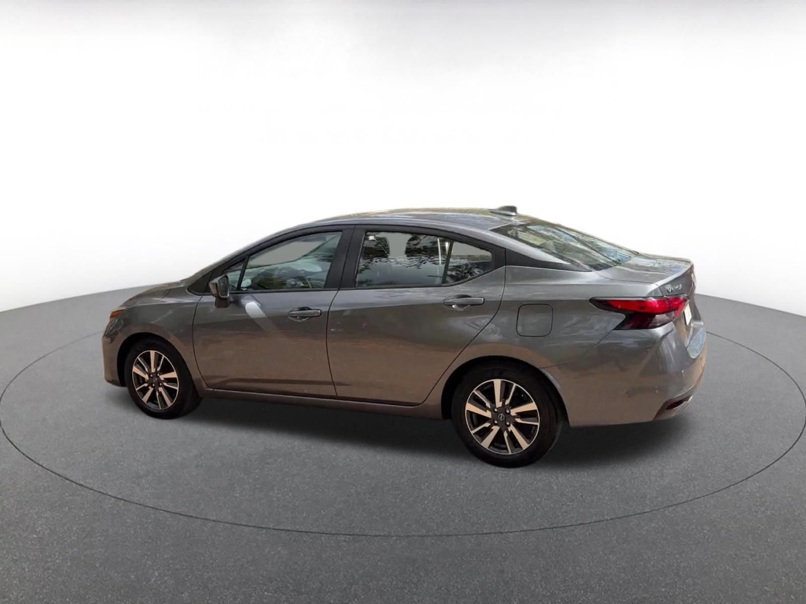 Used 2025 Nissan Versa SV FWD image 11