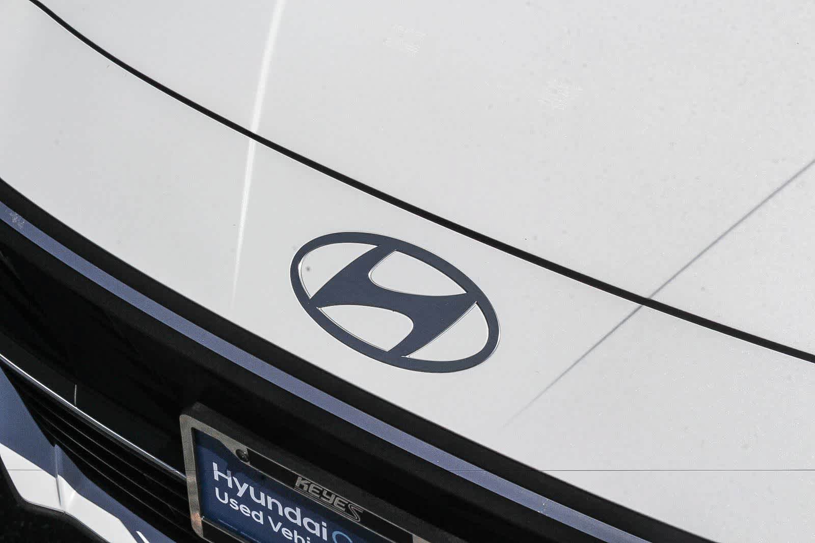 Certified 2025 Hyundai Elantra SEL FWD image 14
