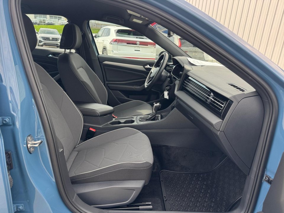 Used 2026 Volkswagen Jetta Sport FWD image 28