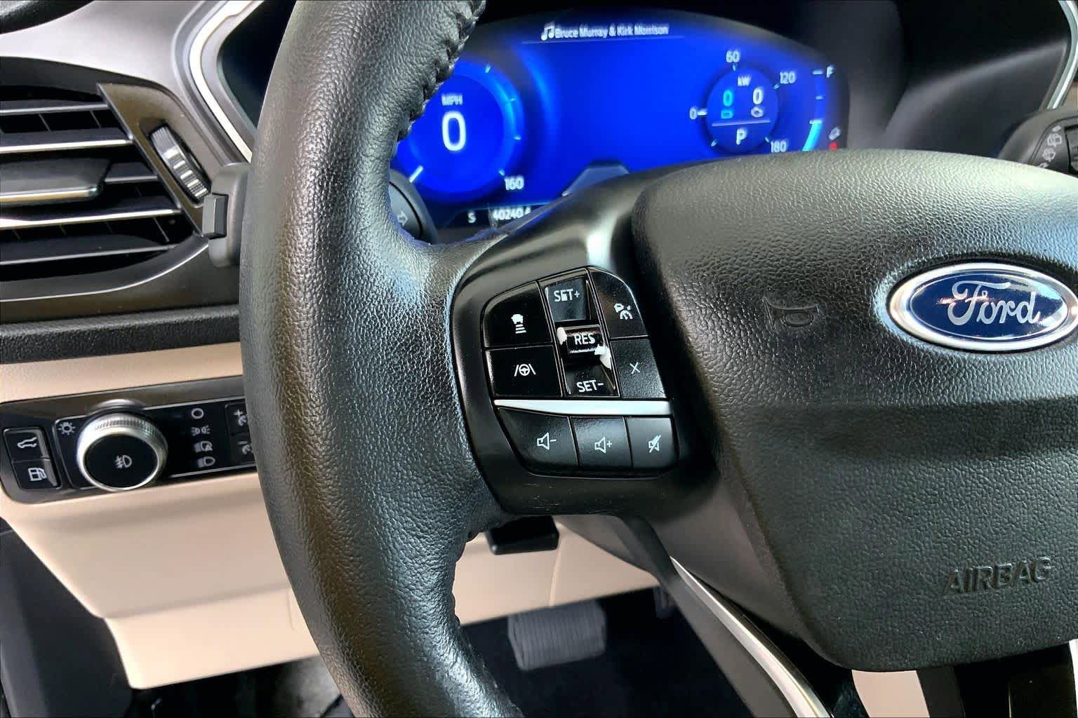 Used 2020 Ford Escape Titanium AWD/4WD image 26