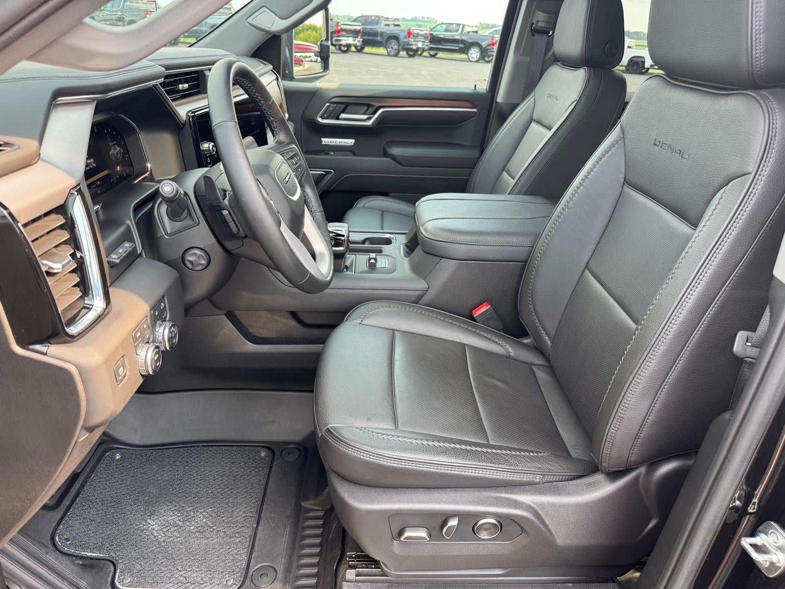 Used 2026 GMC Sierra 1500 Denali w/ Denali Reserve Package AWD/4WD image 7