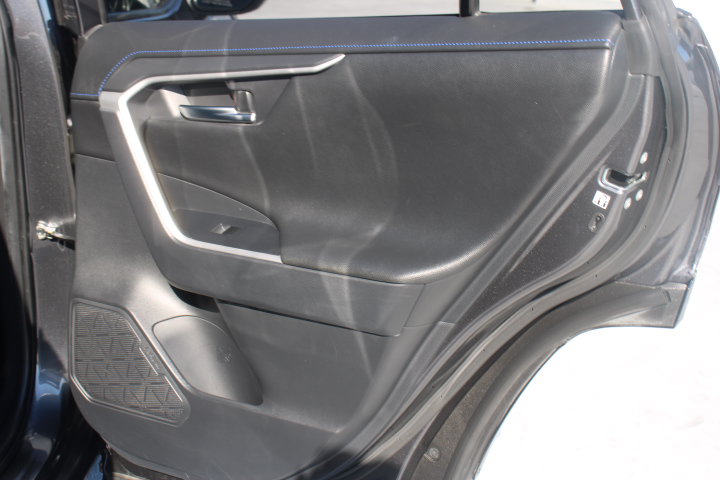 Used 2019 Toyota RAV4 XSE AWD/4WD image 17