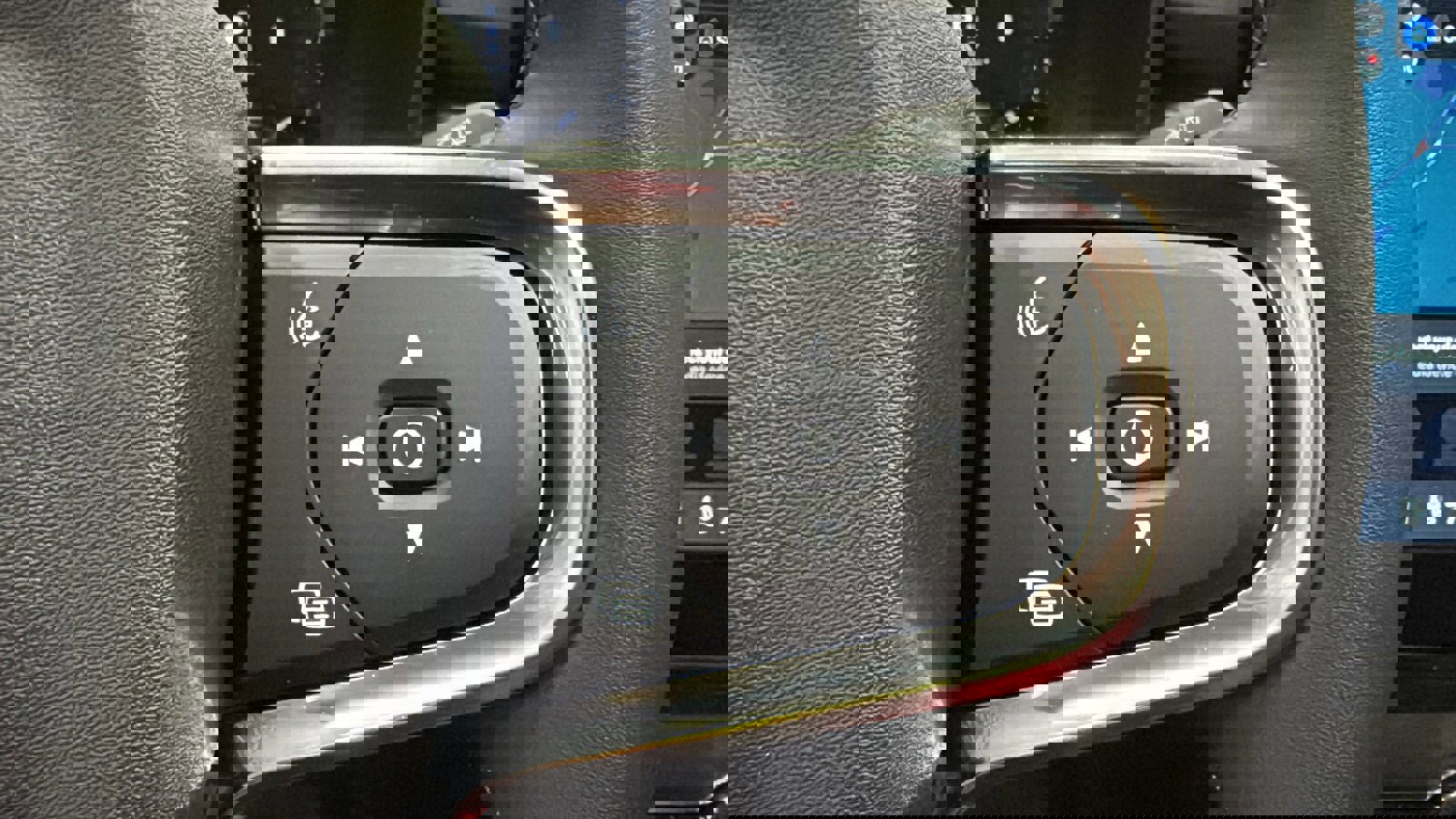 Used 2026 Volvo XC40 B4 Plus w/ Climate Package image 14