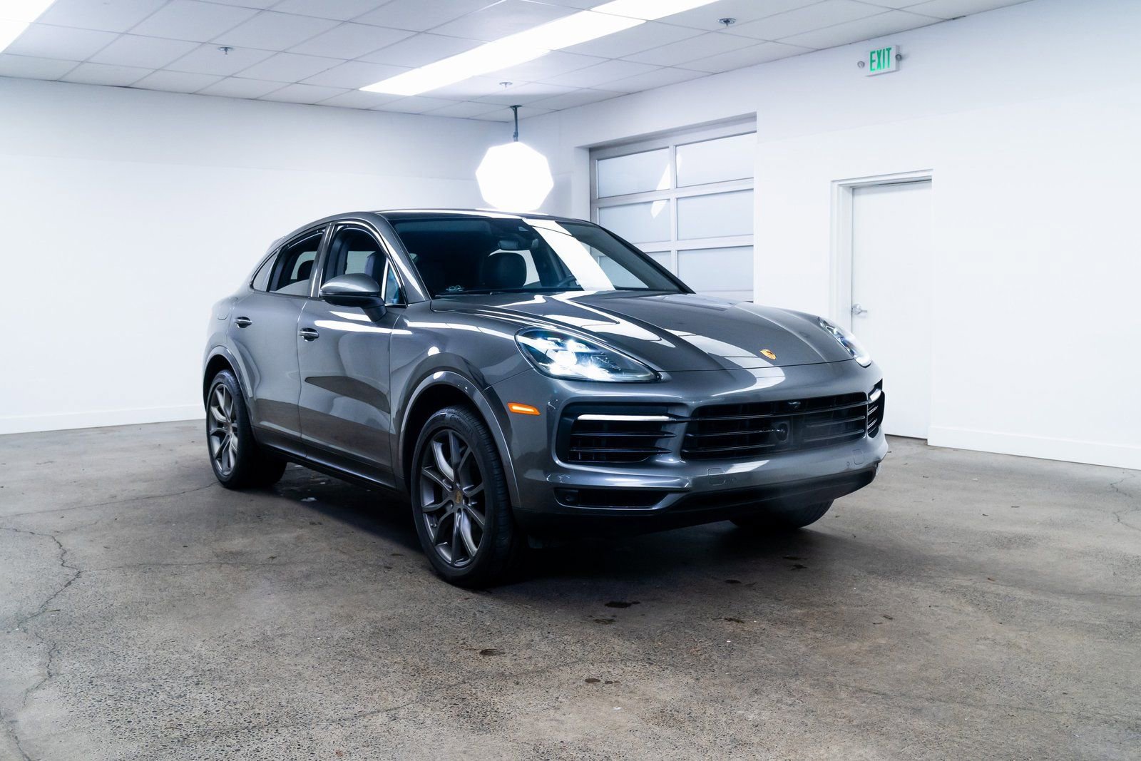 Used 2022 Porsche Cayenne Coupe image 27