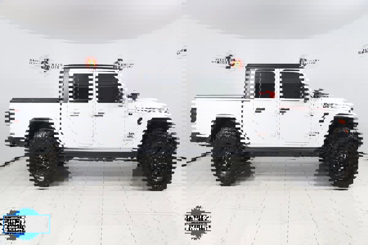 Used 2023 Jeep Gladiator Mojave w/ Cold Weather Group image 2