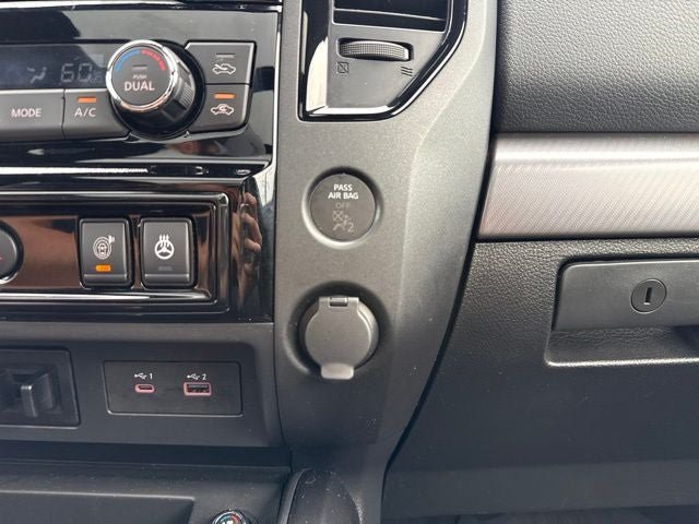 Used 2023 Nissan Titan PRO-4X w/ Pro-4x Convenience Package AWD/4WD image 41