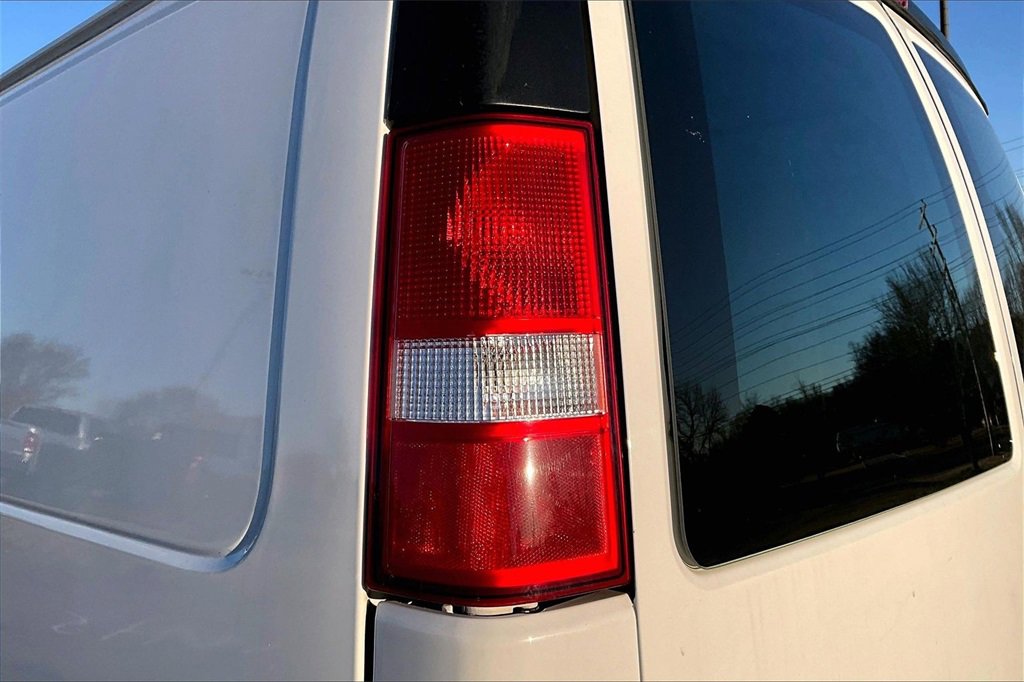 Used 2022 Chevrolet Express 2500 Extended w/ Driver Convenience Package image 26