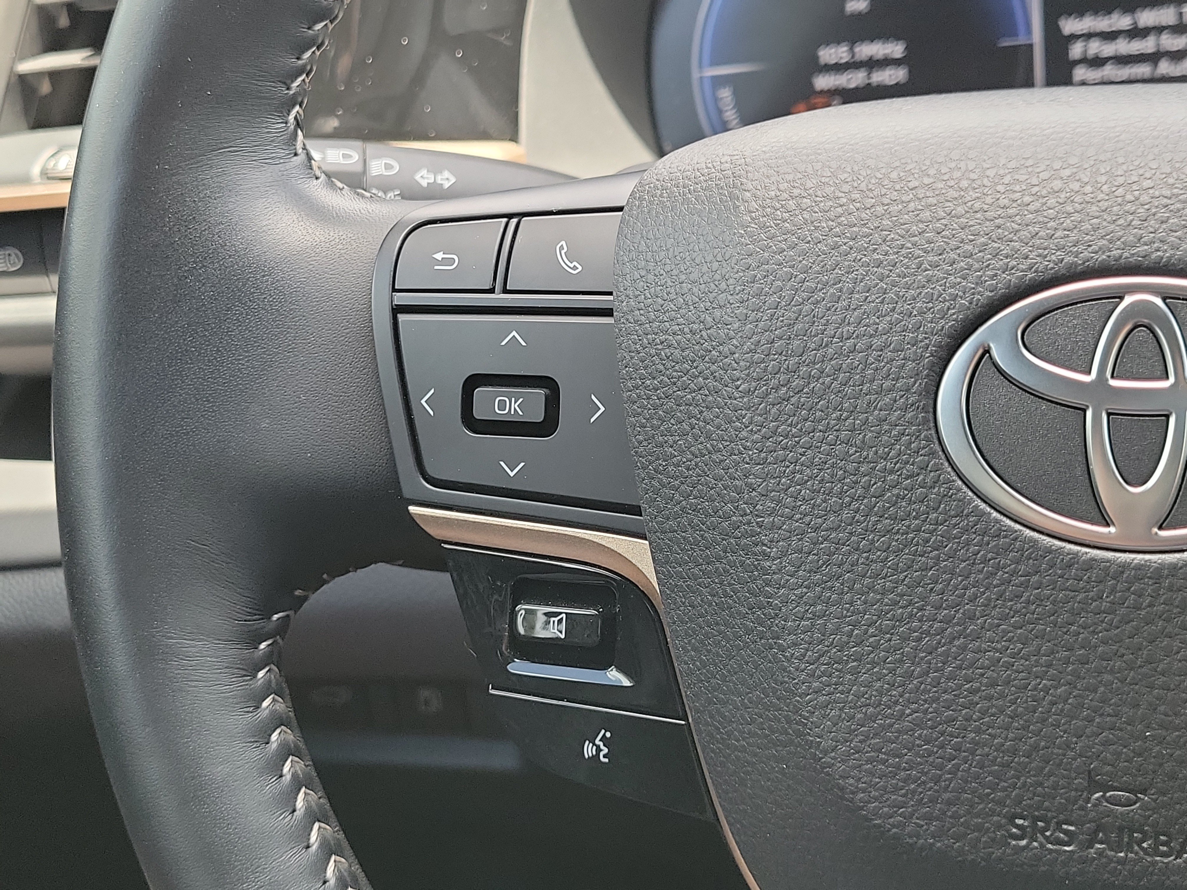 Used 2025 Toyota Crown Signia AWD/4WD image 17