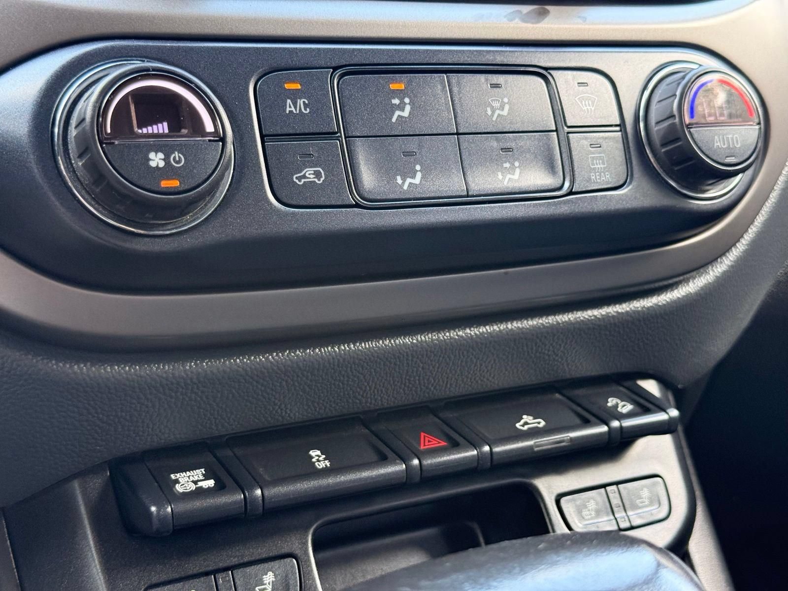 Used 2018 Chevrolet Colorado Z71 AWD/4WD image 39