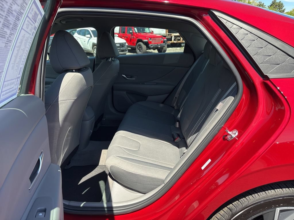 New 2025 Hyundai Elantra Sport FWD image 15