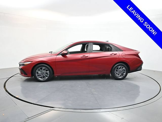 Used 2024 Hyundai Elantra SEL FWD image 4
