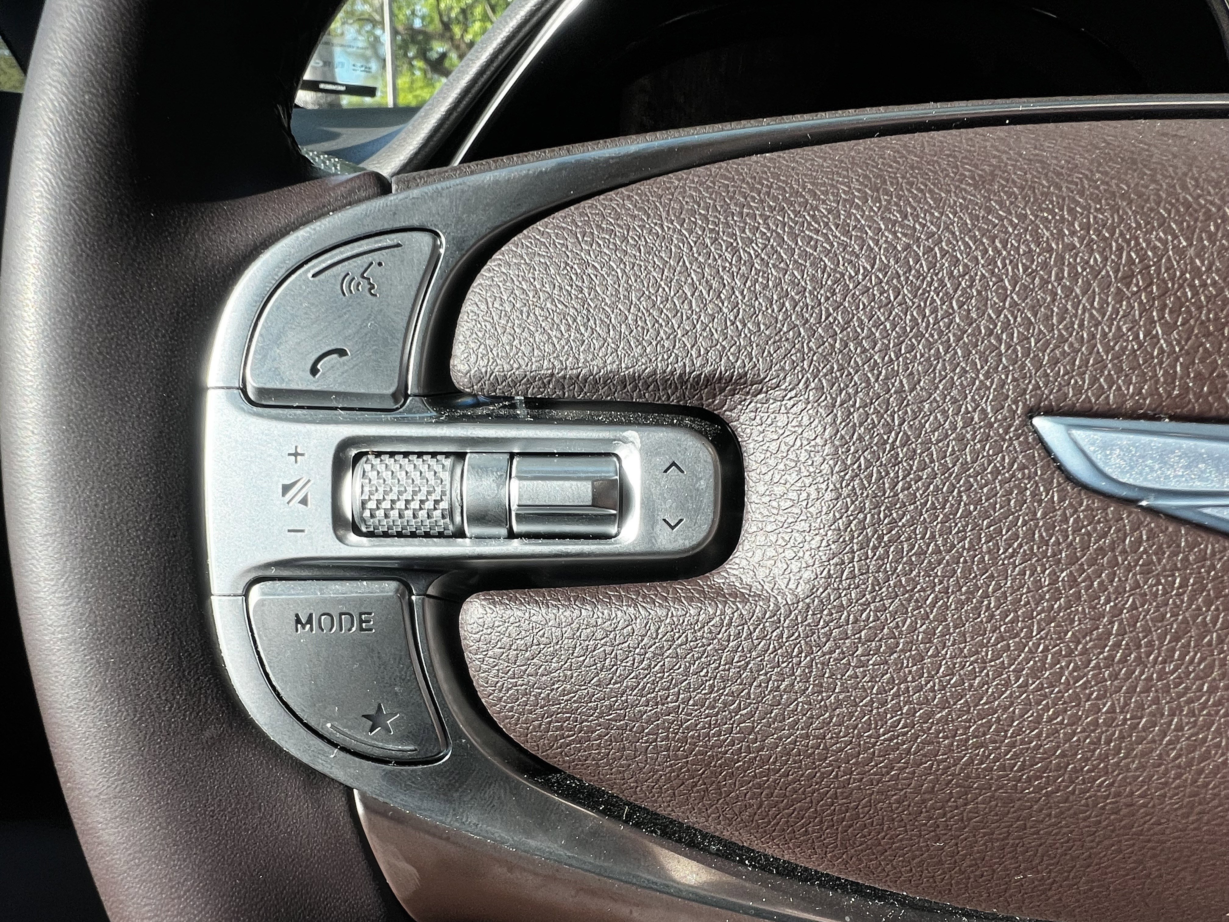 Used 2022 Genesis GV70 2.5T w/ Advanced Package image 19